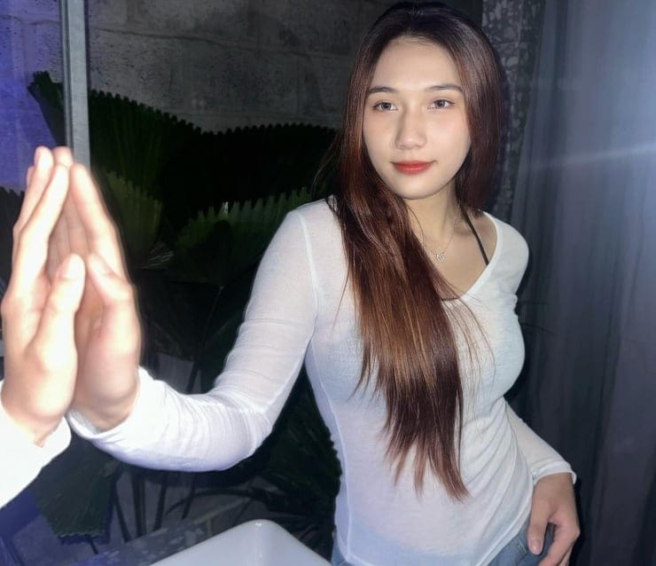 Nguyễn Lan Vy được khen có thần thái rạng rỡ, xinh không kém hot girl.